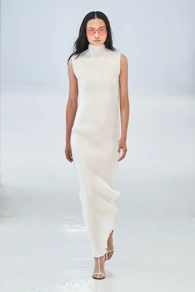 Look 7